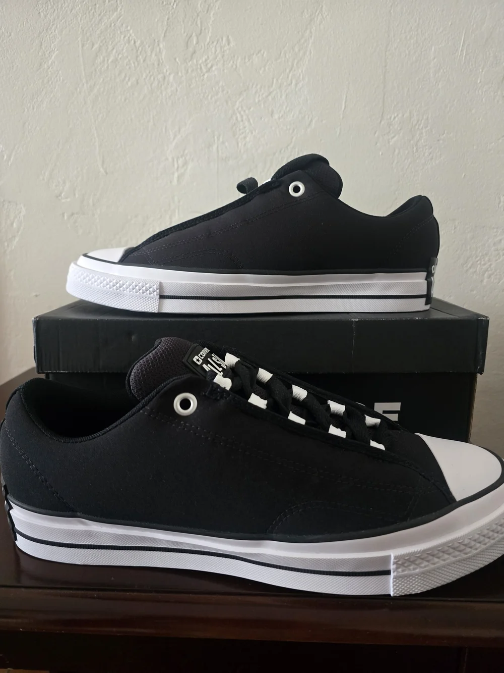 Men’s Low-Top Canvas Athletic Sneakers in Black and White